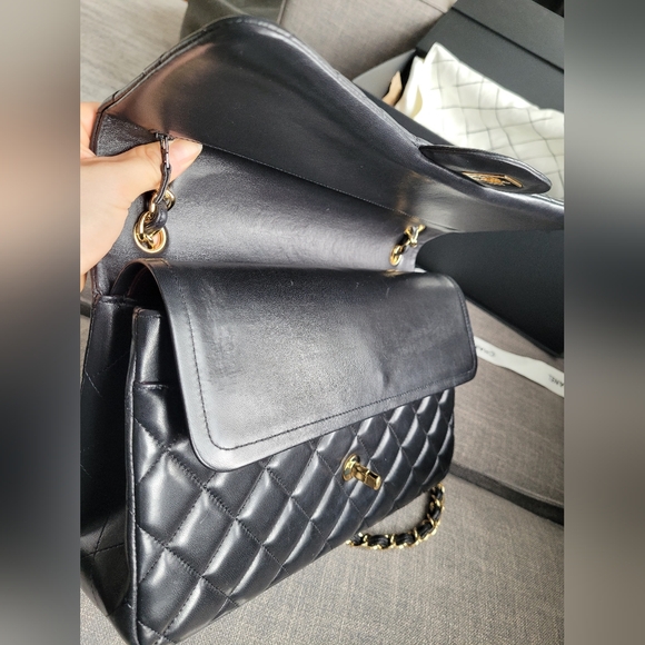 ✨Chanel jumbo in black with GHW✨ - Picture 9 of 16